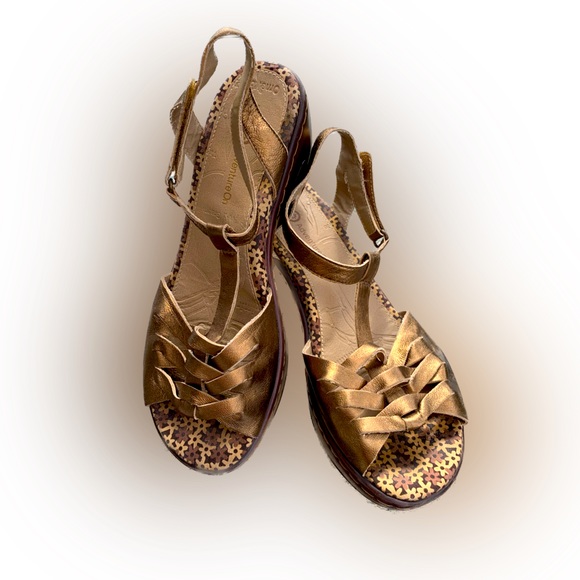 Gold Jambu Sandal - Picture 10 of 11